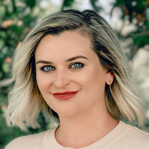 Meet your Posher, Julia